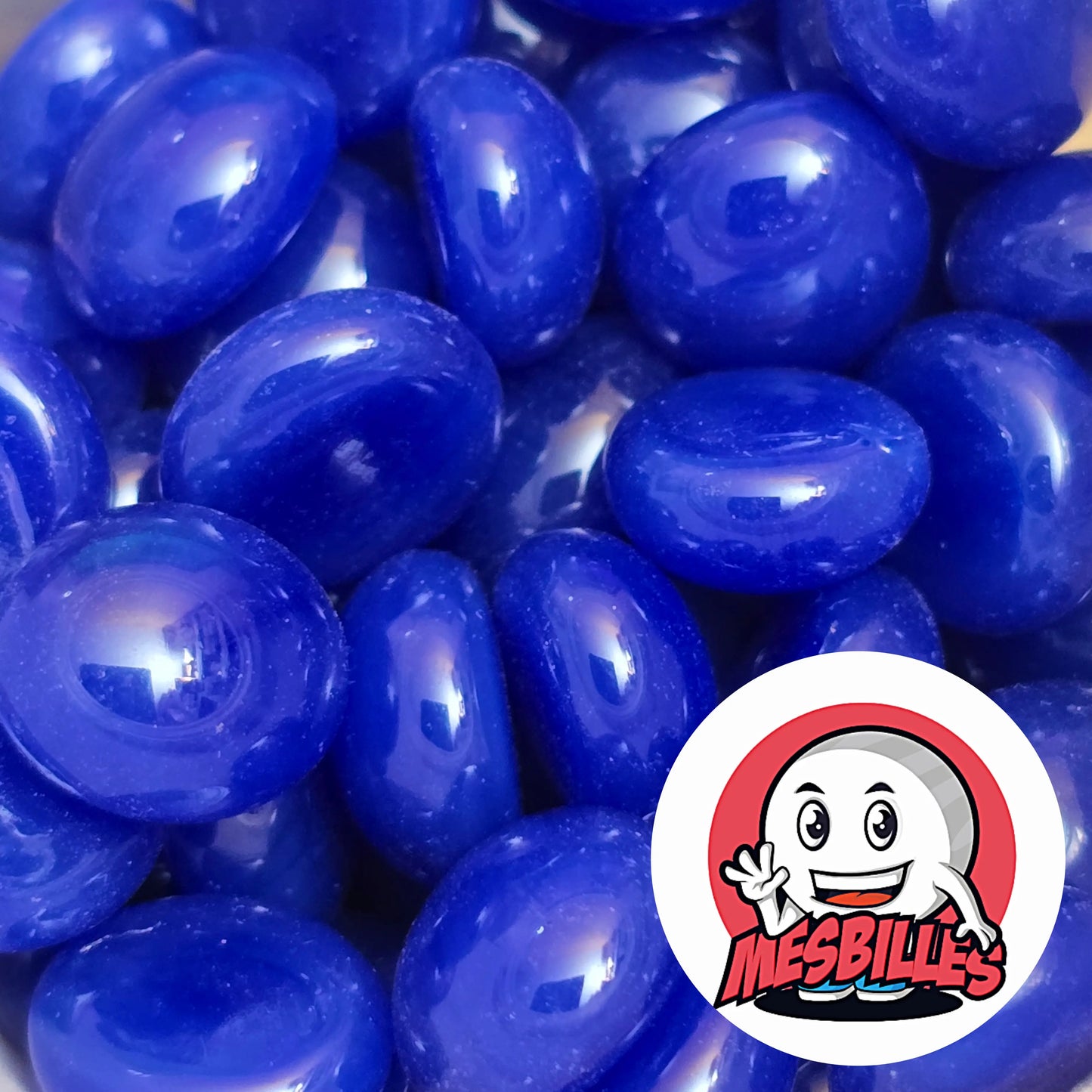 Petit Galet en verre Opaque de Couleur Bleu, Collection Bille Perle. Utilisé en Aquarium : terminé les Poissons capricieux !